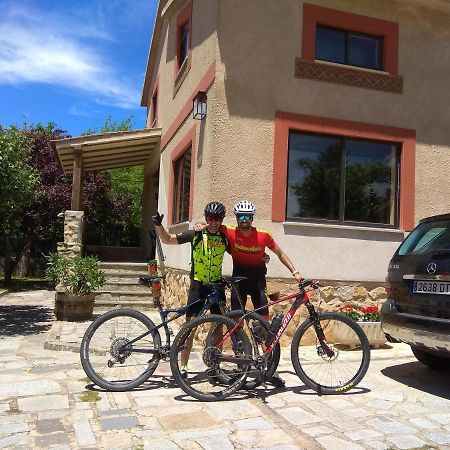 Casa Rural Las Tuyas En Segovia Palazuelos de Eresma Exteriör bild