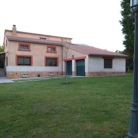 Casa Rural Las Tuyas En Segovia Palazuelos de Eresma Exteriör bild