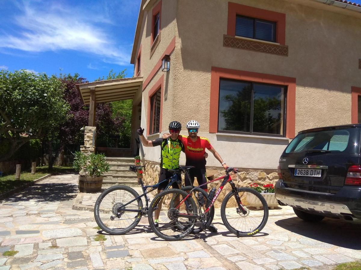 Casa Rural Las Tuyas En Segovia Palazuelos de Eresma Exteriör bild