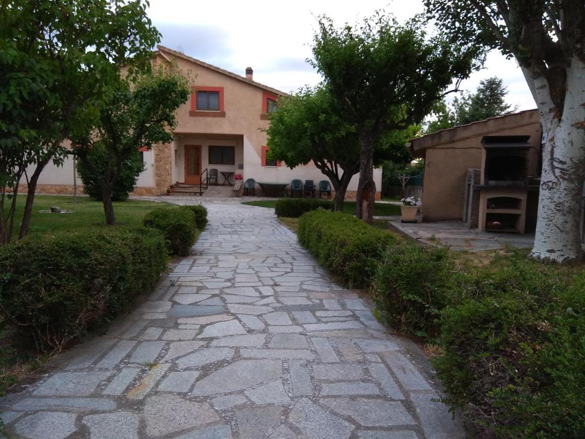Casa Rural Las Tuyas En Segovia Palazuelos de Eresma Exteriör bild
